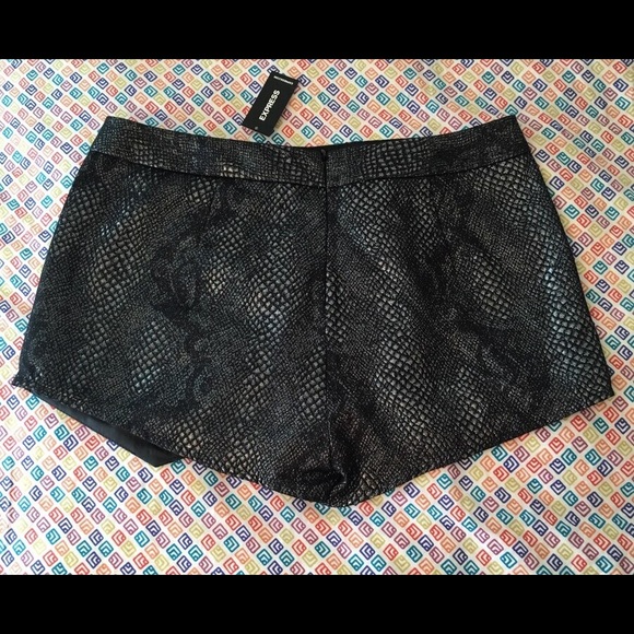 New skirt short - size small - Picture 5 of 5